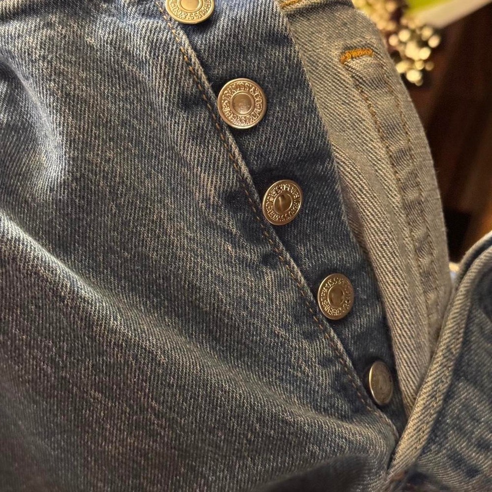 Levi's 501 shorts sz 32 - Picture 3 of 6